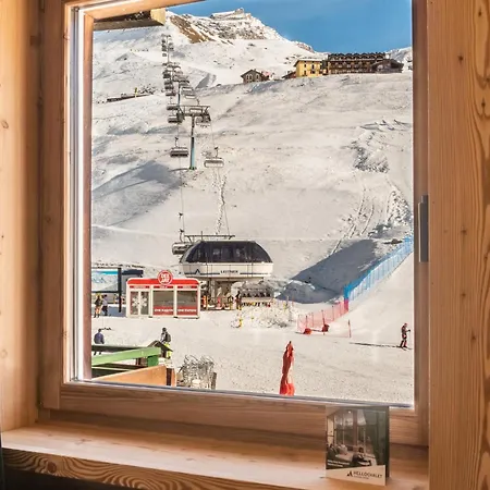 Apartamento Hellochalet Trackside House - Ski-in Ski-out On The Cretaz Slopes *