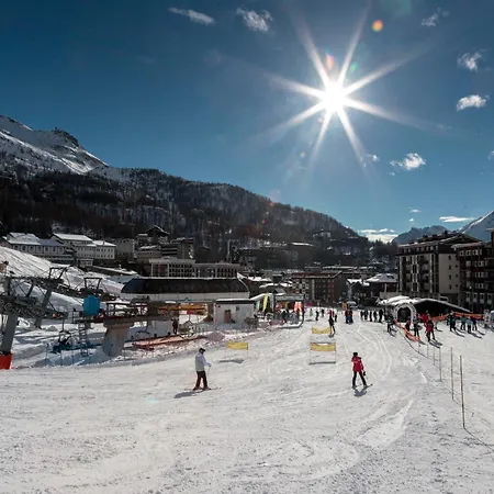 Hellochalet Trackside House - Ski-in Ski-out On The Cretaz Slopes 아파트 *