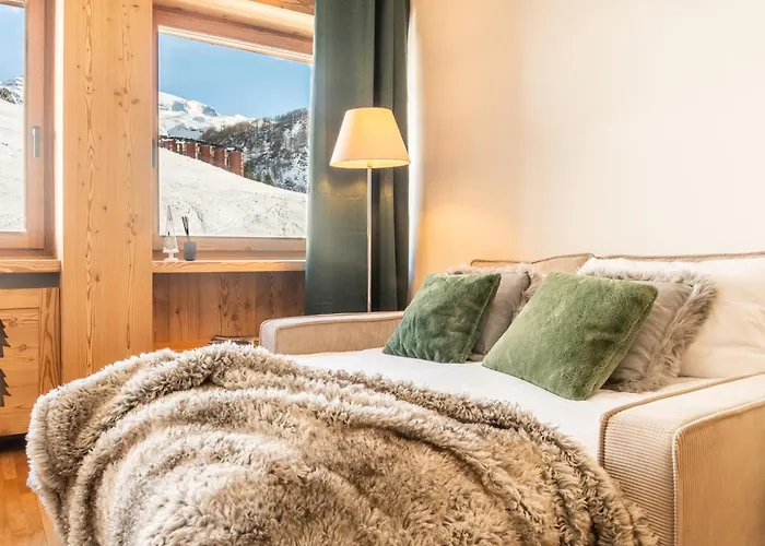 Hellochalet Trackside House - Ski-in Ski-out On The Cretaz Slopes *