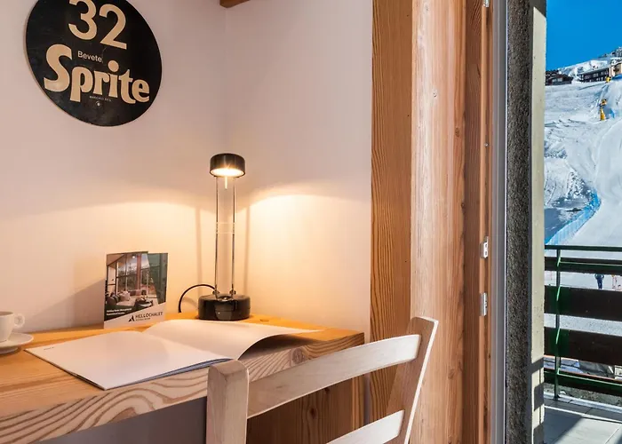 아파트 Hellochalet Trackside House - Ski-in Ski-out On The Cretaz Slopes 브루일서비니아