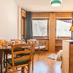 Hellochalet Trackside House - Ski-in Ski-out On The Cretaz Slopes דירה