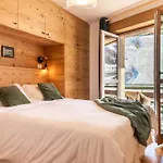 Hellochalet Trackside House - Ski-in Ski-out On The Cretaz Slopes * 布勒伊-切尔维尼亚