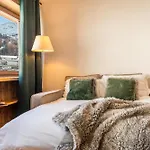 Hellochalet Trackside House - Ski-in Ski-out On The Cretaz Slopes شقة