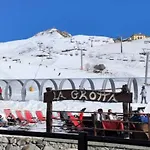 公寓 Hellochalet Trackside House - Ski-in Ski-out On The Cretaz Slopes 布勒伊-切尔维尼亚
