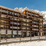 Hellochalet Trackside House - Ski-in Ski-out On The Cretaz Slopes 布勒伊-切尔维尼亚