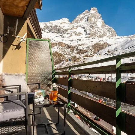 Hellochalet Trackside House - Ski-in Ski-out On The Cretaz Slopes Διαμέρισμα *
