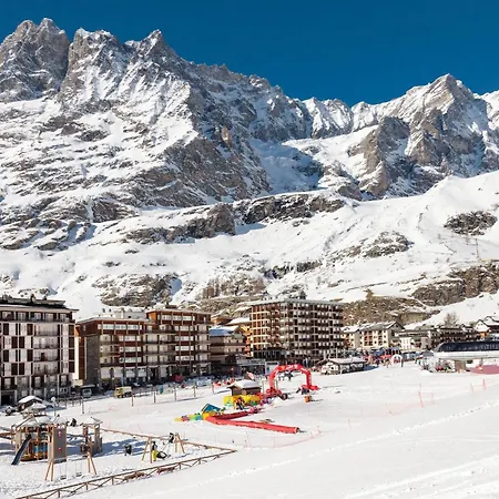 Hellochalet Trackside House - Ski-in Ski-out On The Cretaz Slopes شقة بيريوِل تْشيرفينيا