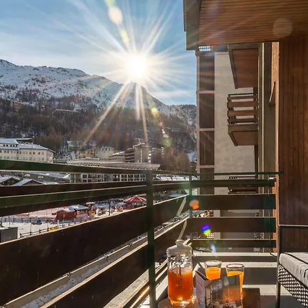 Hellochalet Trackside House - Ski-in Ski-out On The Cretaz Slopes * ブレウイル・チェルヴィナイア