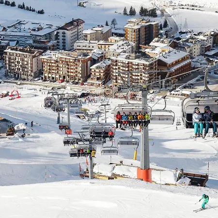Hellochalet Trackside House - Ski-in Ski-out On The Cretaz Slopes