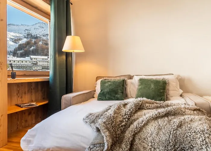 Hellochalet Trackside House - Ski-in Ski-out On The Cretaz Slopes Appartement